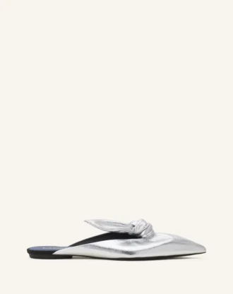 Mule Midnight Step Bow din piele metalizată Mule Midnight Step Bow din piele metalizată