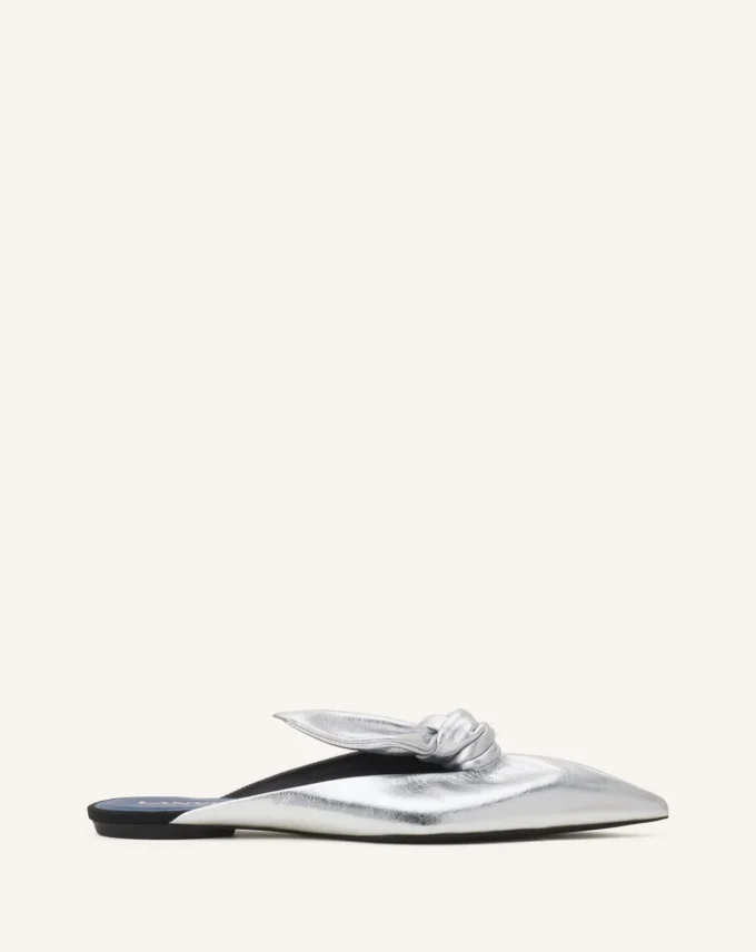 Mule Midnight Step Bow din piele metalizată Mule Midnight Step Bow din piele metalizată
