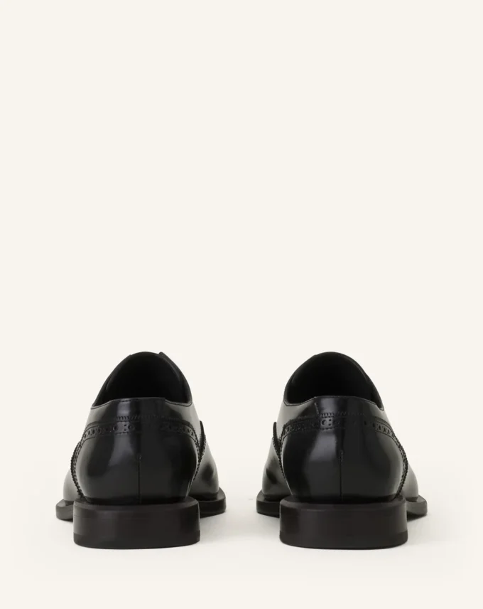 Pantofi brogue Oxford din piele lucioasă Pantofi brogue Oxford din piele lucioasă