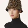 Pălărie reversibilă cu imprimeu leopard Pălărie reversibilă cu imprimeu leopard