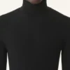 Pulover cu guler înalt din lână merino și mătase Pulover cu guler înalt din lână merino și mătase