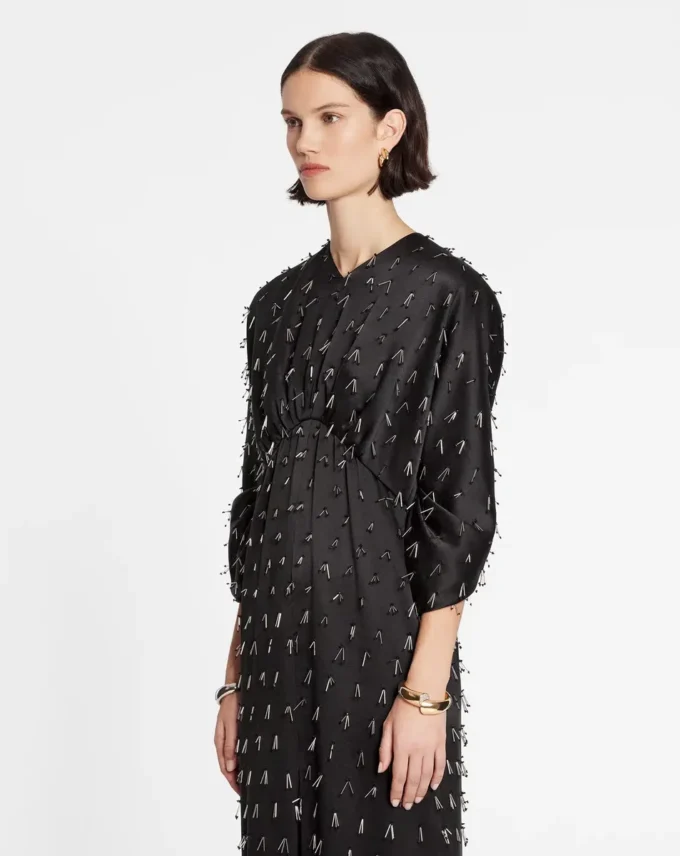 Rochie lungă brodată Rochie lungă brodată
